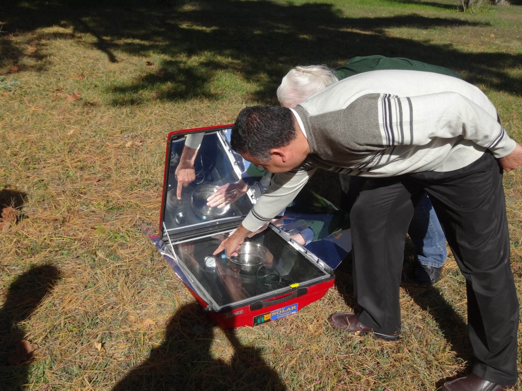 Fr Antonio with solar cooker
